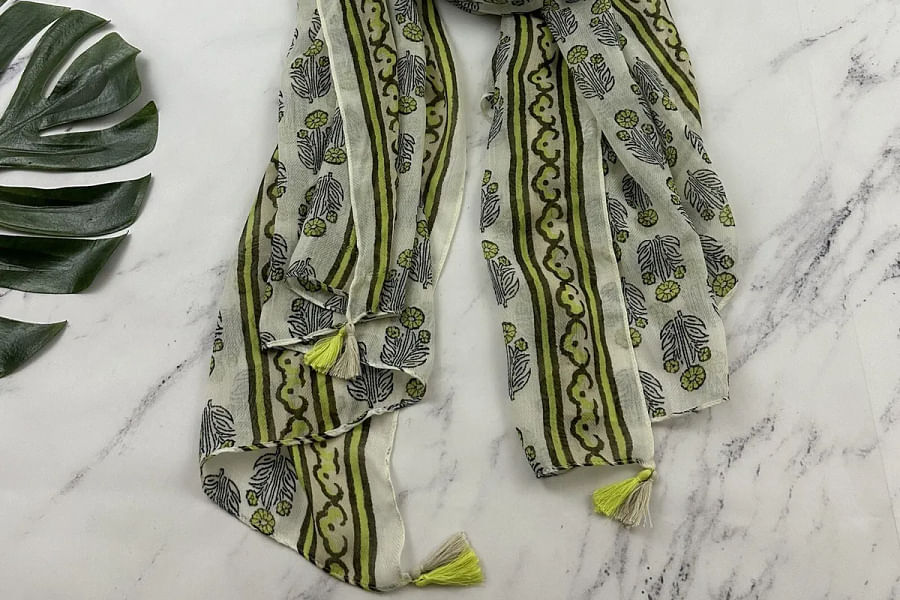 green lightweight scarf