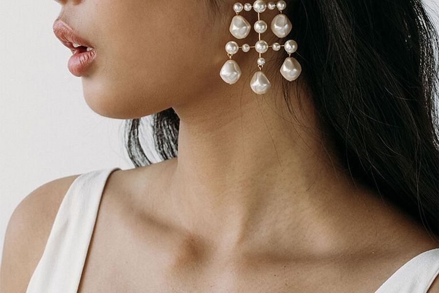 coordinating hair accessories and tie clips for weddings