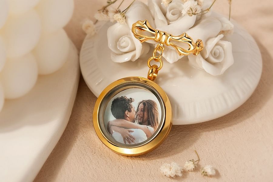 personalized pendants pins for couples