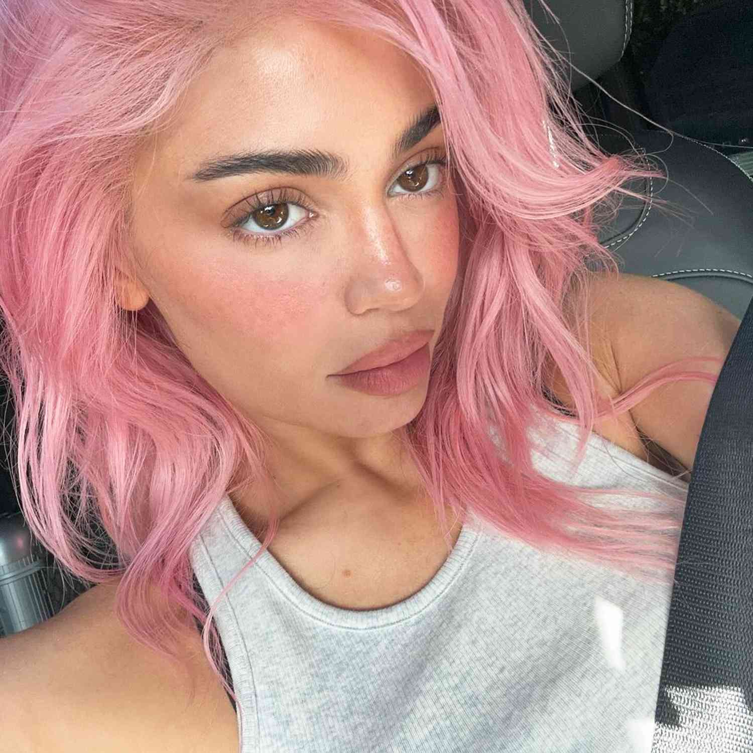 Kylie Jenner pastel pink hair