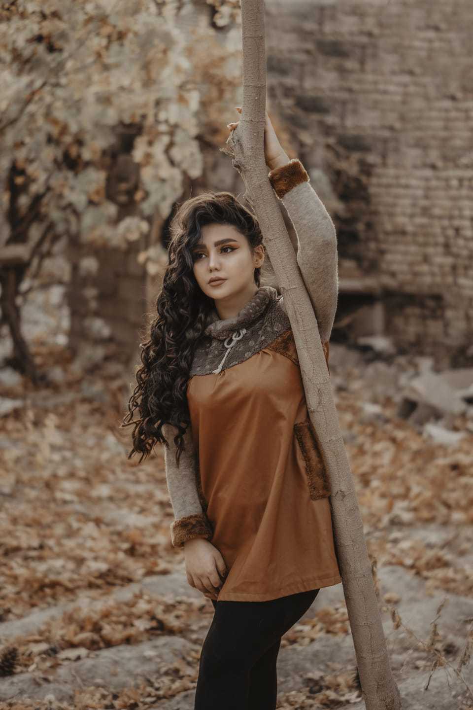 Fall Fashion Forward: Embracing the Deep Autumn Color Palette for a Stylish New Season