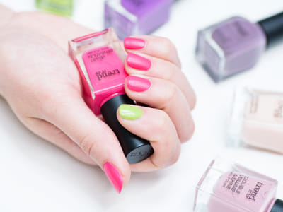 Summer Sizzle: How to Choose the Perfect Summer Nail Colors for Your Soft Summer Color Palette