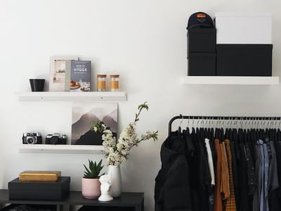 The Capsule Wardrobe: How to Create a Minimalist Closet Tailored to Your Body Type and Color Palette