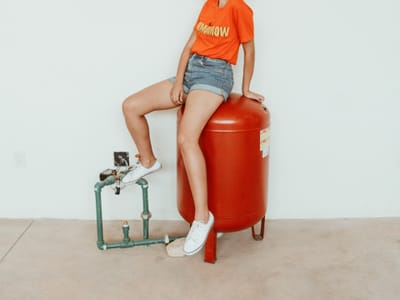 The Ultimate Color Guide: How to Discover Your Personal Color Palette and Transform Your Wardrobe