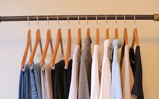 What are the essentials in a capsule wardrobe?